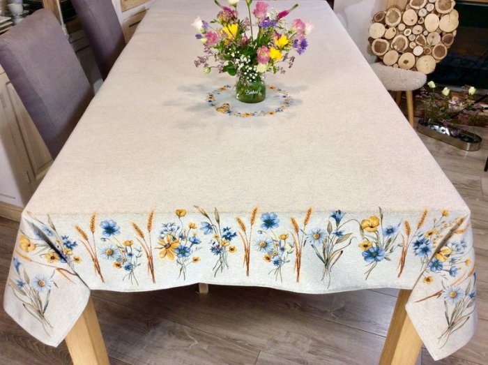 Nappe Fleurie, bleuets, marguerite, blé, sur fond beige, centrée, rectangulaire, polycoton Jacquard