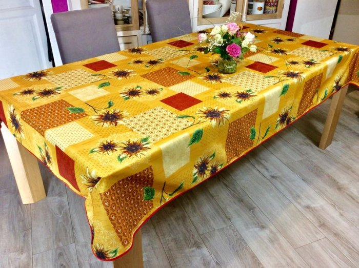 Nappe provençale, patchwork tournesols, jaune, rectangulaire, 100% polyester anti-taches