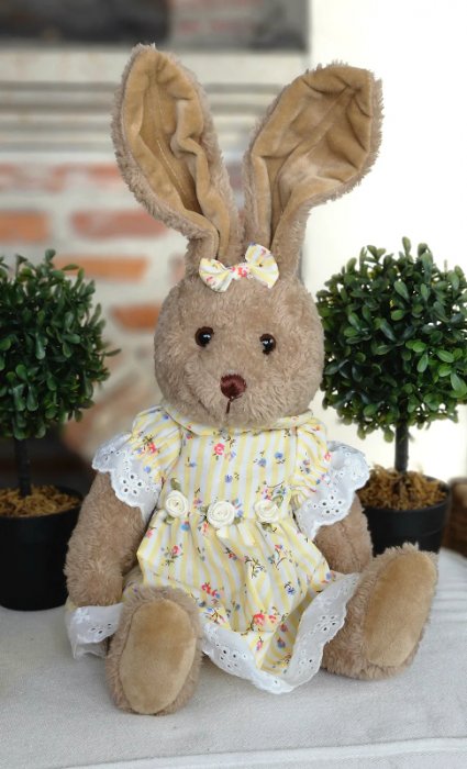 Peluche lapine, robe jaune ou robe rose, polyester, 30 cm