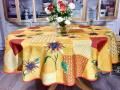 Nappe provençale, patchwork tournesols, jaune, ronde, Ø 160 cm, 100% polyester anti-taches