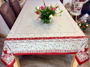 Nappe Montagne hivernale, Tête de renne rouge, arabesques, bordurée rouge, centrée, rectangulaire, polycoton jacquard