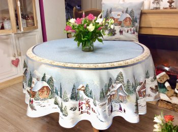 Nappe hivernale, village de Dickens, chalets, sapins, neige, flocons, cloches, centrée, ronde, polycoton jacquard