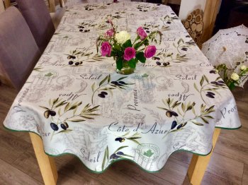 Nappe provençale, Olives Provence-Alpes, sur fond blanc, ovale 150x240 cm, 100% polyester anti-taches